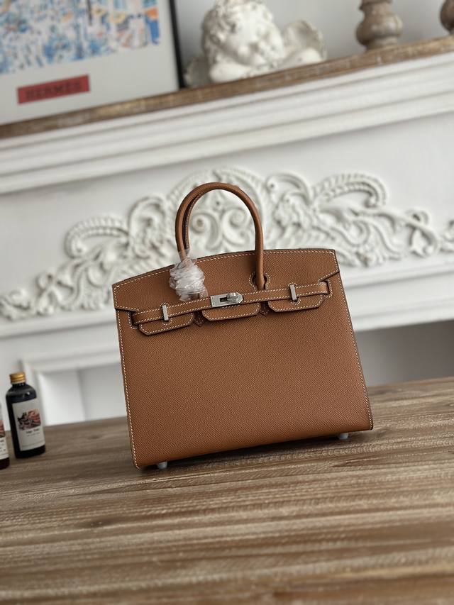 Bk 进口Epsom皮 半手工手缝蜡线 颜色：金棕、银扣 尺寸：25Cm