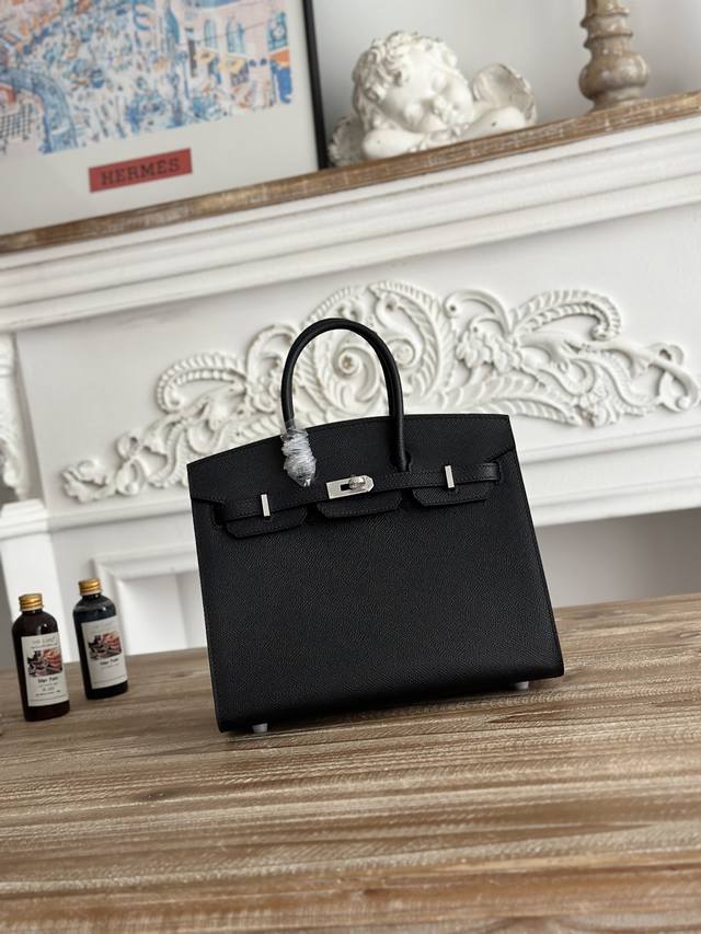 Bk 进口Epsom皮 半手工手缝蜡线 颜色：黑色、银扣 尺寸：25Cm