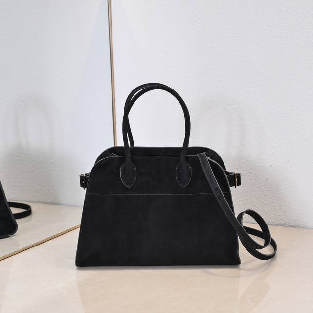 特价 1110磨砂黑色 Tr Margaux 新12系列 断货王 Margaux 新尺寸出啦手提包也太软糯了叭!光面皮 简直就是又酷又高级 时尚而不枯燥的简约设 特价 1110磨砂黑色 Tr Margaux 新12系列 断货王 Margaux 新尺寸出啦手提包也太软糯了叭!光面皮 简直就是又酷又高级 时尚而不枯燥的简约设