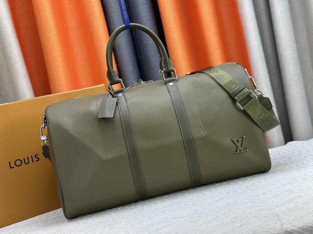 M57088 M21536 升级原版 本款 Keepall Bandouliere 50旅行袋为 Monogram Shadow 皮革铺陈全幅 Monogram