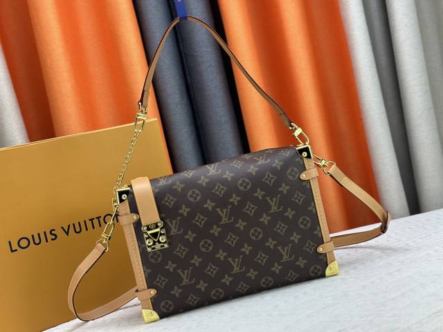 对版开发 Side Trunk Pm手袋 M46358 M14513老花大号形象感极强的软造型，棱角分明的强势感融合Box形状 经典Monogram老花演绎 在