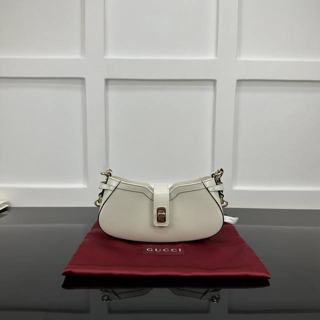 正品级 Gucci新款专柜品质，顶级原单货 原厂皮，原厂五金、实物实拍，款号：786015白皮 尺寸：W24Xh12Xd5Cm，