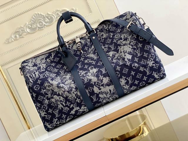 海原外单 独实家拍 M57285 Keepall BandoulièRe 50 旅行袋身披 Monogram Tapestry 帆布和皮革饰边亮相 春夏前系列，
