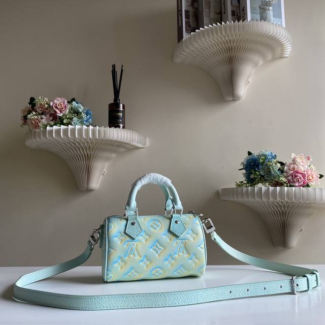 顶级原厂 Nano Speedy 迷你手袋 M81625 绿色 本款 Nano Speedy 手袋 M81508 取材 Monogram Empreinte 压