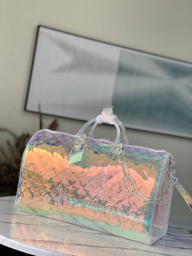 顶级原厂 M53271 L. Keepall 50镭射闪光旅行袋 限定款19Ss超级酷炫的一款限量版包包！！拎着它你就是全宇宙最炫的仔细节解析：半透明塑料材质在