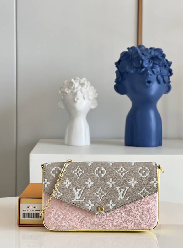 顶级原单 独家实拍M81359 M61276 本款 Pochette FéLicie 链条包出自 Spring In The City 胶囊系列，为 Monog