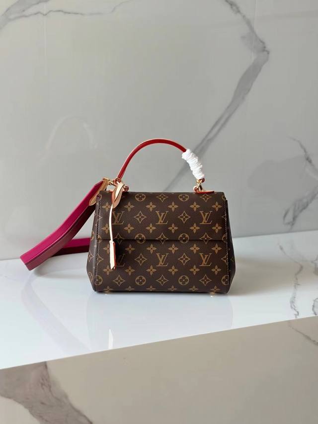 顶级原厂 Cluny Bb手袋 M43792大红 M44267粉红 M44463蓝色 M43791白色 M42738玫红 尺寸：28.0X 20.0X 10.0