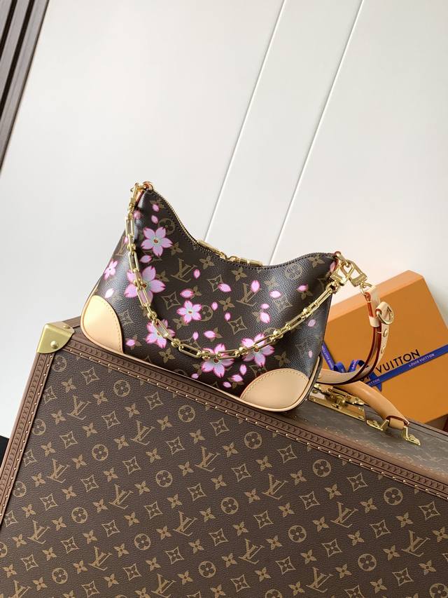顶级原单，变码芯片M13265 本款 Boulogne 手袋出自路易威登 X 村上隆复刻系列，以 Monogram 涂层帆布烘托 Cherry Blossom