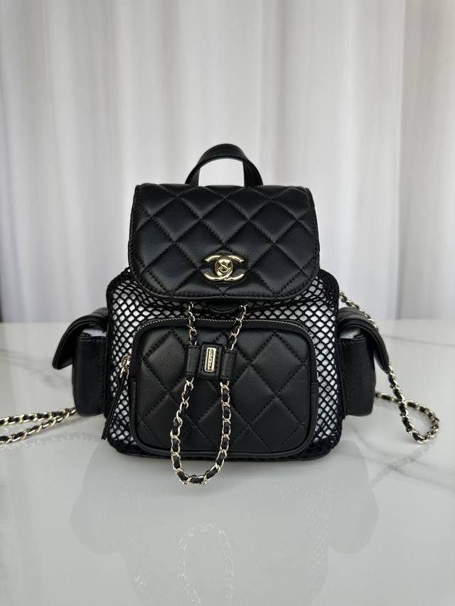 品牌:Chanel型号:As5484 简介:原单质量，经典之作，华丽与气质的前沿，是你意想不到的尊贵。皮种:原单进口小羊皮，里配原版布。五金:原版五金配制尺寸: