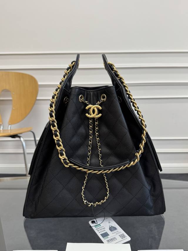 Chane125C 秀款 Hobo Bag 嬉皮包As5311 独特设计风格 鱼子酱金色金属 超绝好搭配 上身感觉比图片好看很多容量很感人 左右两边还有双C L