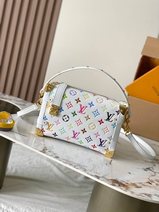 特级Mb原厂皮 本款 Side Trunk 中号手袋 型号:M14046白彩163C芯片版 材料:A级全钢五金,进口原厂牛皮 包装:全套原厂免税Mb包装 尺寸: 特级Mb原厂皮 本款 Side Trunk 中号手袋 型号:M14046白彩163C芯片版 材料:A级全钢五金,进口原厂牛皮 包装:全套原厂免税Mb包装 尺寸: