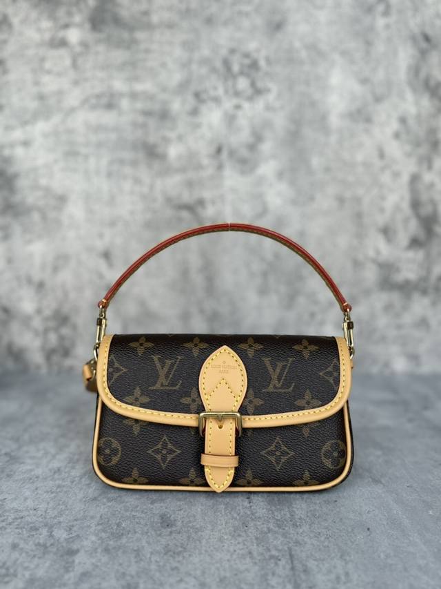 m83298法棍Mini Nano Diane 手袋 越南尾单渠道货 独家小号法棍包 进口真料颗粒皮+原厂纯钢五金+163芯片跳码+进口胶水+原版开发+原装包装