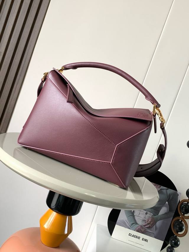 新版本几何包29Cmpuzzle手袋～原厂进口牛皮 罗家爆款几何包Puzzle 手袋是创意总监乔纳森 安德森Jonathan Ande为 L0Ewe 推出的首款