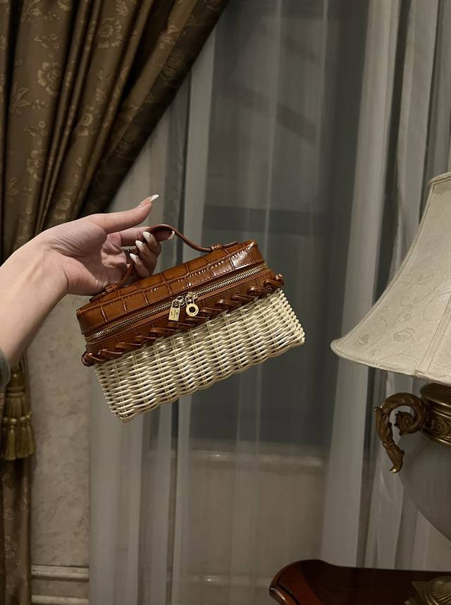 Newl19 牛皮压纹 藤编包 全球限量版夏日拿这个也太好看了吧现货供应