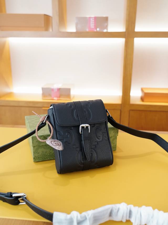 古驰 官网同步 高版本 斜挎单肩背包 永恒不过时的标志性产品 纯原单小牛皮 顶级五金制作 非市面普通版本 贸易公司订单货 全部实拍 实用性非常高 完全不用担心穿