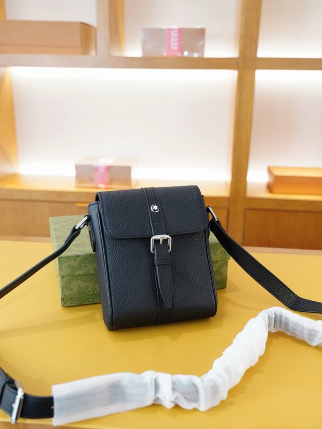 Mont Blanc万宝龙 官网同步 高版本 斜挎单肩背包 永恒不过时的标志性产品 纯原单小牛皮 顶级五金制作 非市面普通版本 贸易公司订单货 全部实拍 实用性 Mont Blanc万宝龙 官网同步 高版本 斜挎单肩背包 永恒不过时的标志性产品 纯原单小牛皮 顶级五金制作 非市面普通版本 贸易公司订单货 全部实拍 实用性