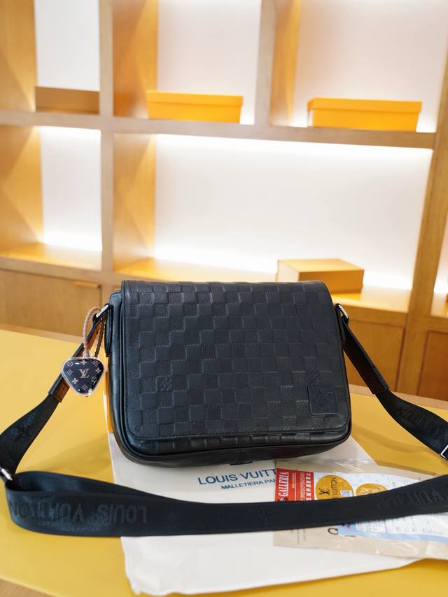 路易威登 官网同步 高版本 斜挎单肩背包 永恒不过时的标志性产品 纯原单小牛皮 顶级五金制作 非市面普通版本 贸易公司订单货 全部实拍 实用性非常高 完全不用担