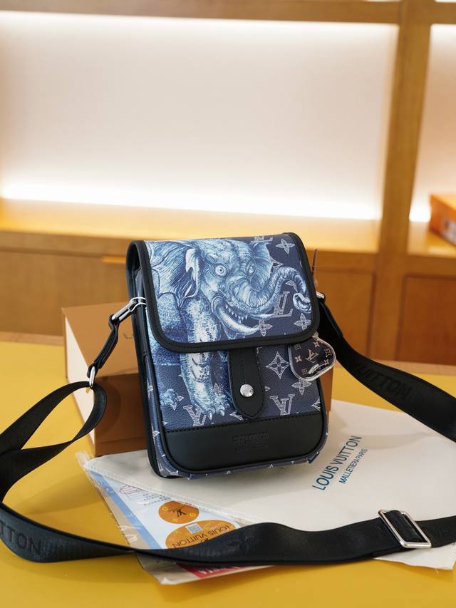 路易威登 官网同步 高版本 斜挎单肩背包 永恒不过时的标志性产品 纯原单小牛皮 顶级五金制作 非市面普通版本 贸易公司订单货 全部实拍 实用性非常高 完全不用担