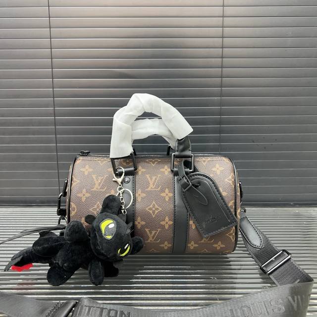 Louisvuitton 路易威登 Keepall 25 系列手袋 印花手提斜挎包 单肩包 实物拍摄 原厂原版面料 配送小票 防尘布袋 礼盒 15 X 25 C