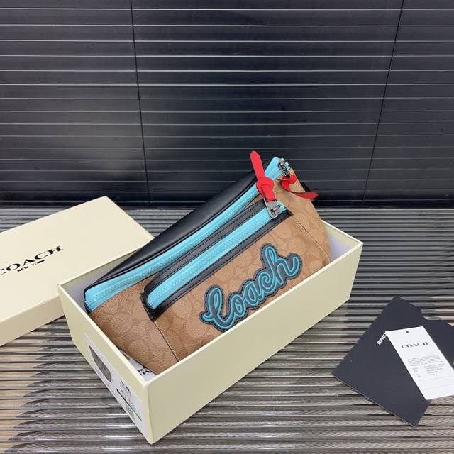 Coach 蔻驰 印花胸包 单肩背包 男女通用腰包 经典Logo搭配原厂工艺材质 休闲百搭斜挎包 实物拍摄 原厂原版面料 配送防尘袋 28 X 16 Cm。