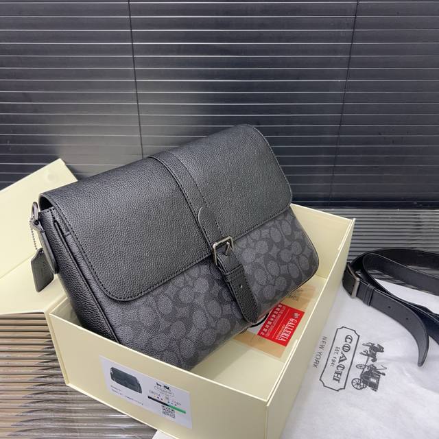 Coach 蔻驰 League29 邮差包 大容量单肩斜挎包 经典Logo搭配原厂工艺材质 休闲百搭 采用精湛镶嵌细工，实物拍摄 原厂原版面料 配送小票 折叠礼