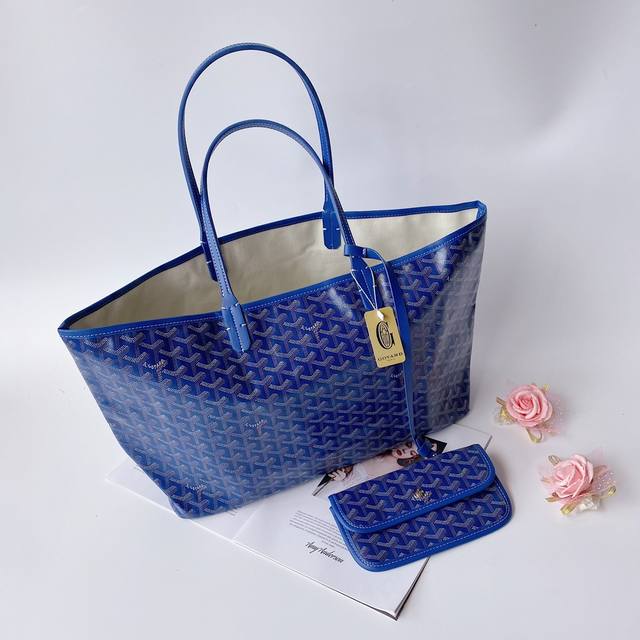 Goyar 戈雅 购物袋大号 Goyard手绘花纹有自己的特色，不管是亮眼的鲜艳色，还是低调的深色系，拿起来都很显质感。购物袋简单大方，时尚 百搭原版皮，原版五