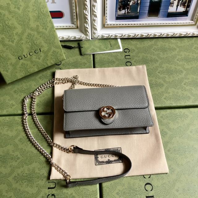 顶配版 配绿盒包装 G家爆款荔枝纹纹双G 链条包，有18个卡位，放7P无压力，链条120Cm,可拆卸。型号:510314！颜色：白皮，黑皮，灰皮，红皮，尺寸:2