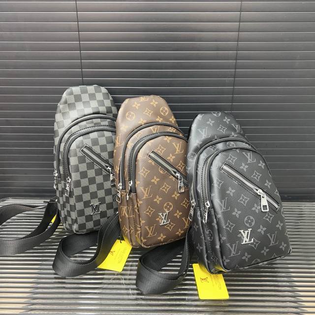 Louisvuitton 路易威登 印花胸包 斜挎单肩包 实物拍摄 原厂原版面料 配送防尘袋30 X 17 Cm。