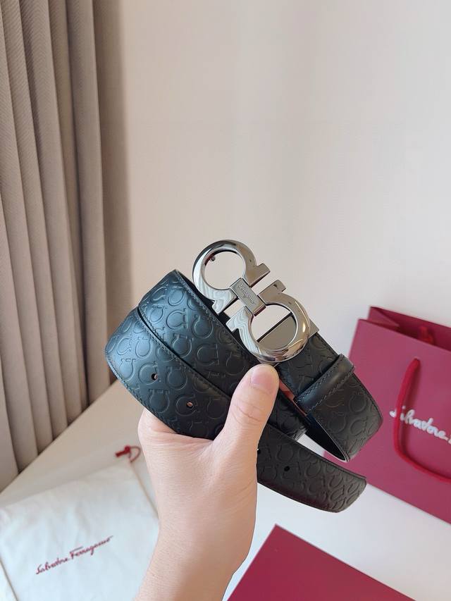 Ferragamo.菲拉格慕 全套包装 宽度3.5Cm 高级定制款男士皮带 双面进口牛皮 可双面使用 自行选择搭配 真材实料 很有质感 时尚经典不失风范 搭配精