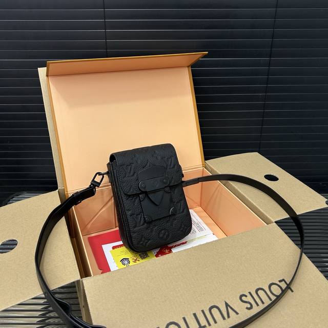 Louisvuitton 路易威登 牛皮版本S-Lock Vertical 钱夹 手机包 单肩斜挎包 经典百搭 实物拍摄 原厂原版面料 飞机礼盒 19 X 12