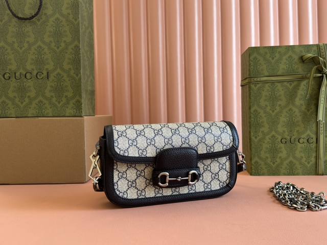 原厂皮配 Cdfmall三亚免税店手提袋 Gucci Horsebit 1955系列肩背包，Gucci Horsebit 1955系列从典藏设计中撷取灵感，匠心