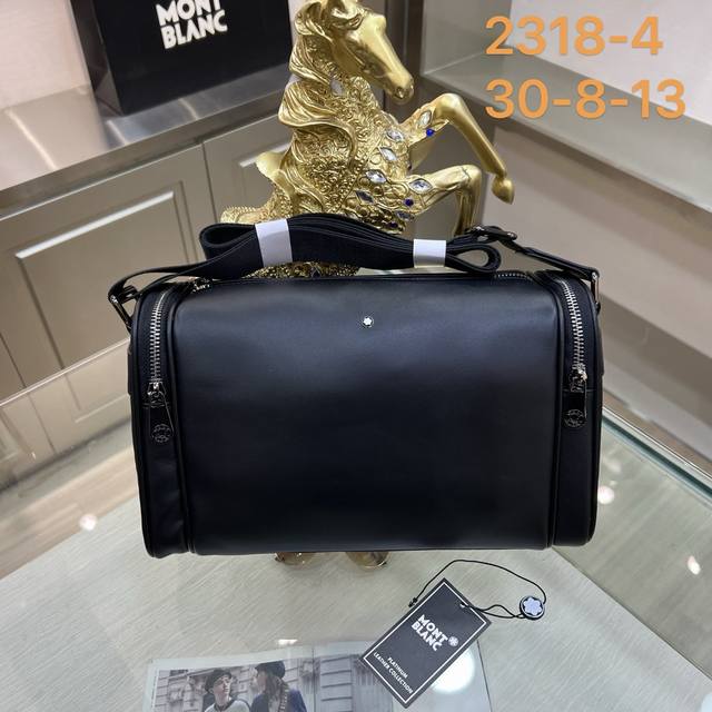 Montblanc万宝龙2318-4 万宝龙匠心单肩包系列，风格现代，天生有着随时随地保持精致时尚的造型，并且实用，始终品味高雅，这个系列被称为“精致高雅的时尚