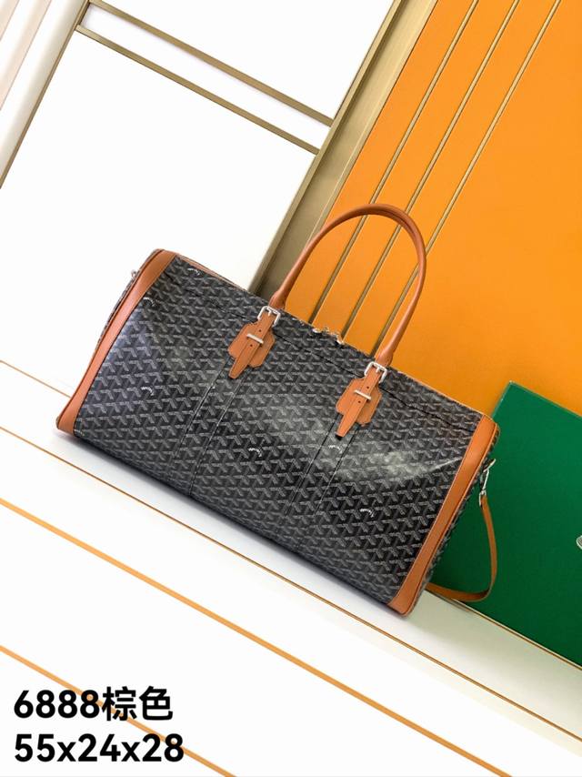 旅行袋，6888#棕色，原单高品质，戈家持续更新配色，添加更精致的色调。新配色和色彩组合为品牌标志性单品注入新意，彰显现代格调。这款戈家系列采用自家标志性Pvc