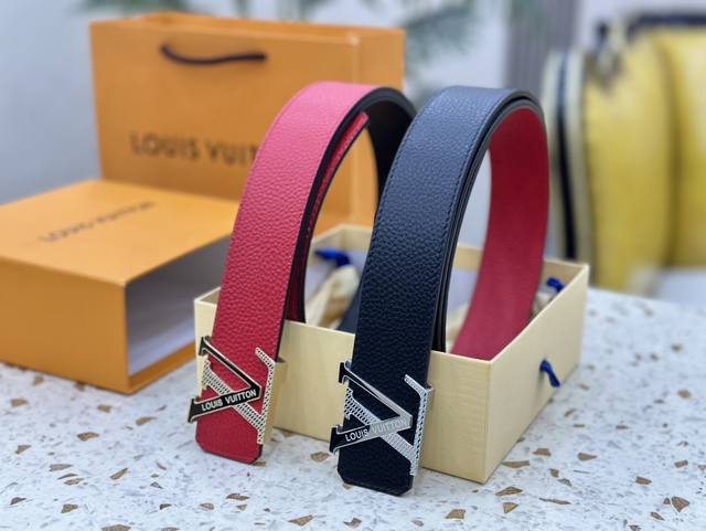 路易威登Louis Vuitton 法国 专柜品质 官网同步 宽度3.8Cm 精美钢扣头 原版意大利双面进口小牛皮原版花纹 双面可用 一面黑色一面红色 手感极佳