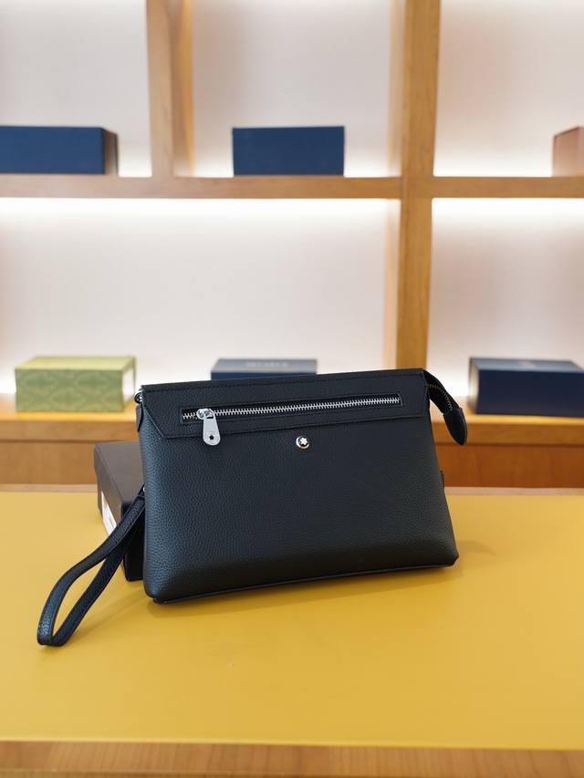 Mont Blanc 万宝龙 官网同步 高版本 手拿包 全球轰抢单品 原单牛皮制作 质感超好 日常出门经典百搭 一眼万年的款式 非市面普通货 贸易公司订单货 配 Mont Blanc 万宝龙 官网同步 高版本 手拿包 全球轰抢单品 原单牛皮制作 质感超好 日常出门经典百搭 一眼万年的款式 非市面普通货 贸易公司订单货 配