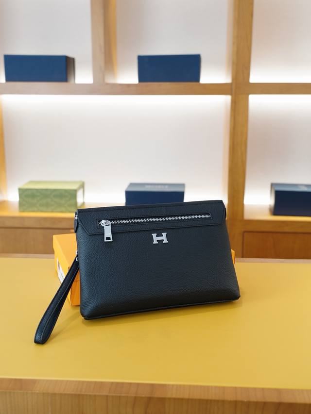 Hermes 爱马仕 官网同步 高版本 手拿包 全球轰抢单品 原单牛皮制作 质感超好 日常出门经典百搭 一眼万年的款式 非市面普通货 贸易公司订单货 配礼品盒包