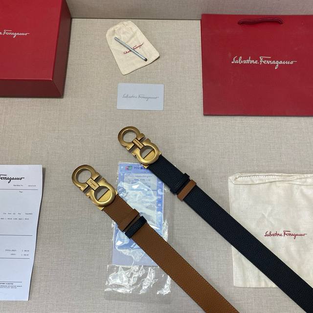 品牌：菲拉格慕Ferragamo 等级：原版品质.进口牛皮 专柜售经典爆款开模。油边精致 电脑车线 手感柔软.实物拍摄无修饰 上身效果超好、长度可裁剪.配专柜全
