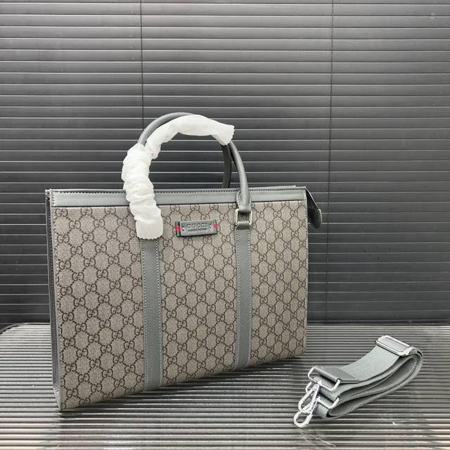 Gucci 古奇 新款男包公文包 手提包 电脑包 经典百搭 实物拍摄 原厂原版面料 配送防尘袋 28 X 38 Cm。