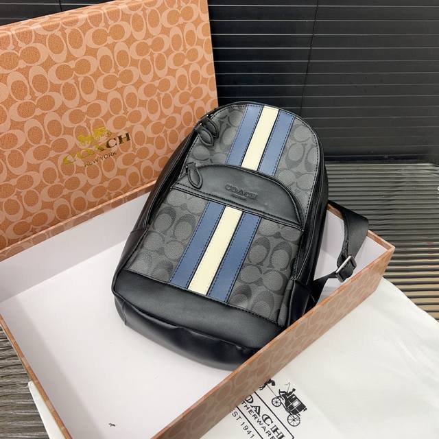Coach 蔻驰 Graham胸包 单肩背包 男士斜挎包 经典Logo搭配原厂工艺材质 休闲百搭斜挎包 实物拍摄 原厂原版面料 配送礼盒 防尘袋 34 X 19