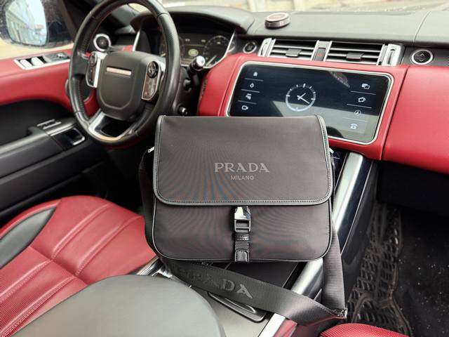 高端货 “Prada”普拉达单肩包Prada普拉达斜挎包 商务休闲可拆卸 再生尼龙拼Saffiano皮革 单肩斜挎包 男款 黑色进口原厂防水布艺面料高清五金Lo 高端货 “Prada”普拉达单肩包Prada普拉达斜挎包 商务休闲可拆卸 再生尼龙拼Saffiano皮革 单肩斜挎包 男款 黑色进口原厂防水布艺面料高清五金Lo