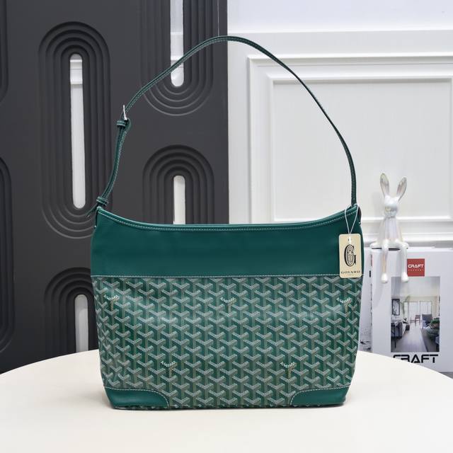 工厂P直销 绿色 初代腋下包 Hobo老款 大家都叫他初代Hobo 但是我觉得老款设计更人性化 肩带更厚实 多孔位调节 可以高腰斜挎 四角有皮革保护 这太重要了