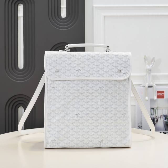 工厂P直销 白色 Goyard Saint Leger折叠背包 Saint Leger包沿袭了Goyard一贯的模设计与功能性原则，内部空间超大Max，配备可拆