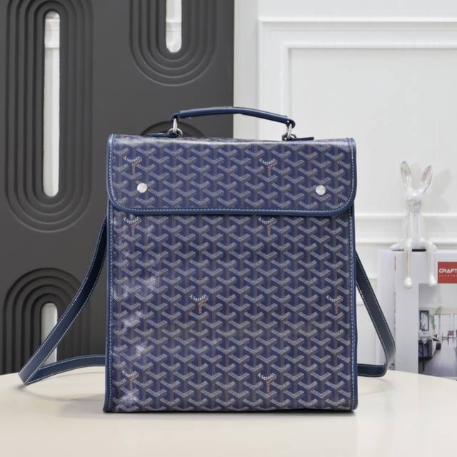 工厂P直销 蓝色 Goyard Saint Leger折叠背包 Saint Leger包沿袭了Goyard一贯的模设计与功能性原则，内部空间超大Max，配备可拆