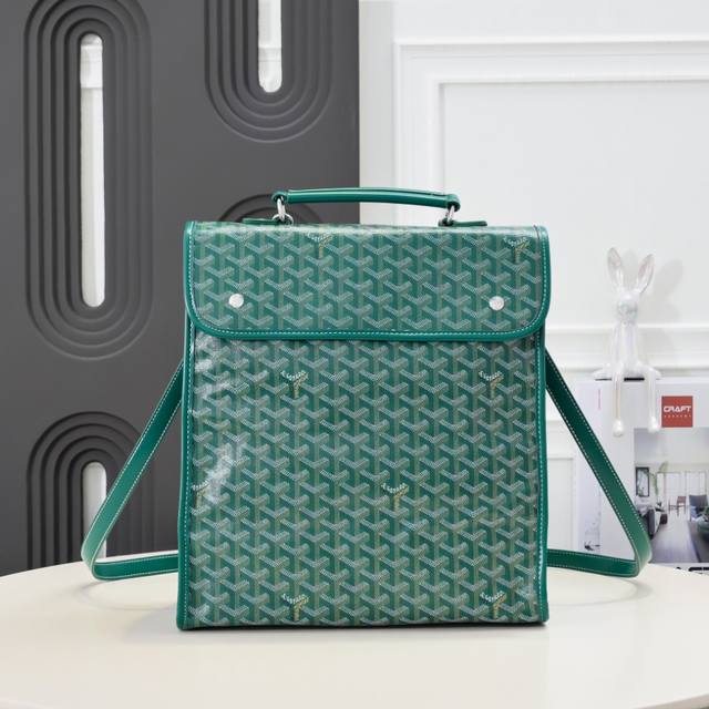 工厂P直销 绿色 Goyard Saint Leger折叠背包 Saint Leger包沿袭了Goyard一贯的模设计与功能性原则，内部空间超大Max，配备可拆