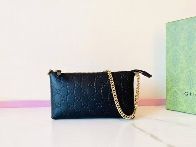 顶配版 顶级原厂皮,配全套原厂绿盒包装 新品 Gg最新Gg Supreme高级Pvc配原厂牛皮链条包 麻将包 型号:779791 428449 尺寸:22.5 顶配版 顶级原厂皮,配全套原厂绿盒包装 新品 Gg最新Gg Supreme高级Pvc配原厂牛皮链条包 麻将包 型号:779791 428449 尺寸:22.5