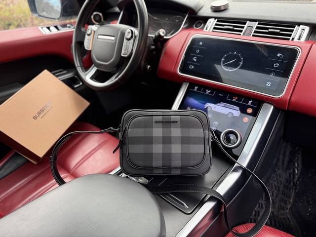 高端货新款 “ Burberry ”巴宝莉单肩包 博百利斜挎差包 Burberry博柏利 Paddy 可调式斜背带拉链开合格纹 人造革拼棉 单肩斜挎包 男款 炭