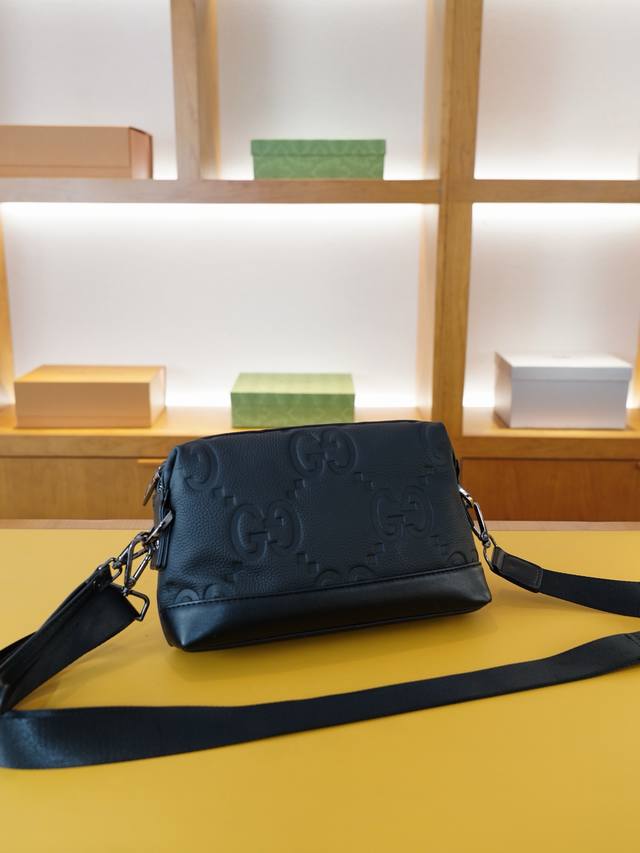 古驰 官网同步 高版本 斜挎单肩背包 手拿包两用 永恒不过时的标志性产品 纯原单牛皮 顶级五金制作 非市面普通版本 今年Gucci最爱的款式 全部实拍 实用性非