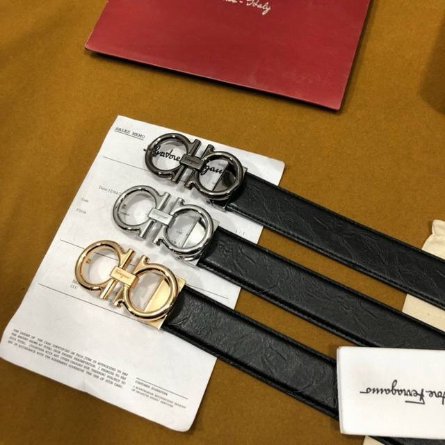 品牌:菲拉格慕 等级:原版品质.头层牛皮 专柜售经典爆款开模。油边精致 电脑车线 手感柔软.实物拍摄无修饰 上身效果超好、长度可裁剪.配专柜全套包装.送礼自带首 品牌:菲拉格慕 等级:原版品质.头层牛皮 专柜售经典爆款开模。油边精致 电脑车线 手感柔软.实物拍摄无修饰 上身效果超好、长度可裁剪.配专柜全套包装.送礼自带首