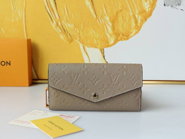 颜色 黑 杏尺寸 19X10驴家长款钱夹取材压花纹皮革 做工精致, 媲美专柜!多功能小钱包,内隔丰富,超级实用 颜色 黑 杏尺寸 19X10驴家长款钱夹取材压花纹皮革 做工精致, 媲美专柜!多功能小钱包,内隔丰富,超级实用