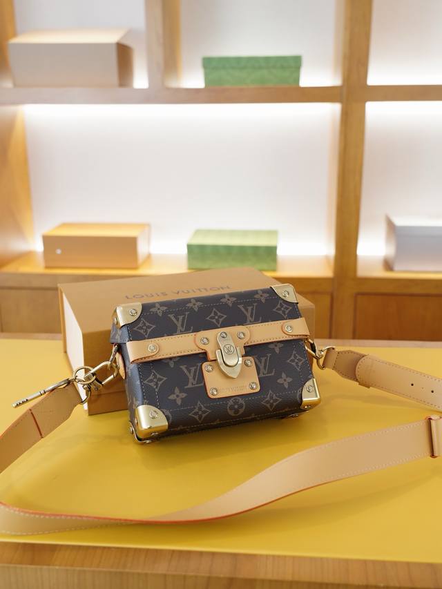 Lv 路易威登 官网同步 高版本 斜挎单肩背包 永恒不过时的标志性产品 纯原单小牛皮 顶级五金制作 非市面普通版本 贸易公司订单货 全部实拍 实用性非常高 完全